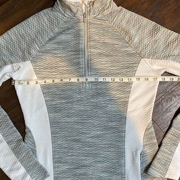 Athleta 1/4 Zip Long Sleeve- Size Small - Picture 6 of 11